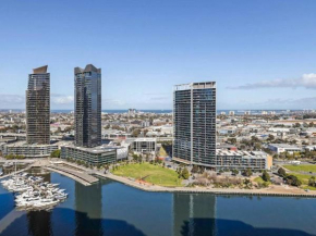 Relax and Unwind by the Dock -Car park included-, Melbourne